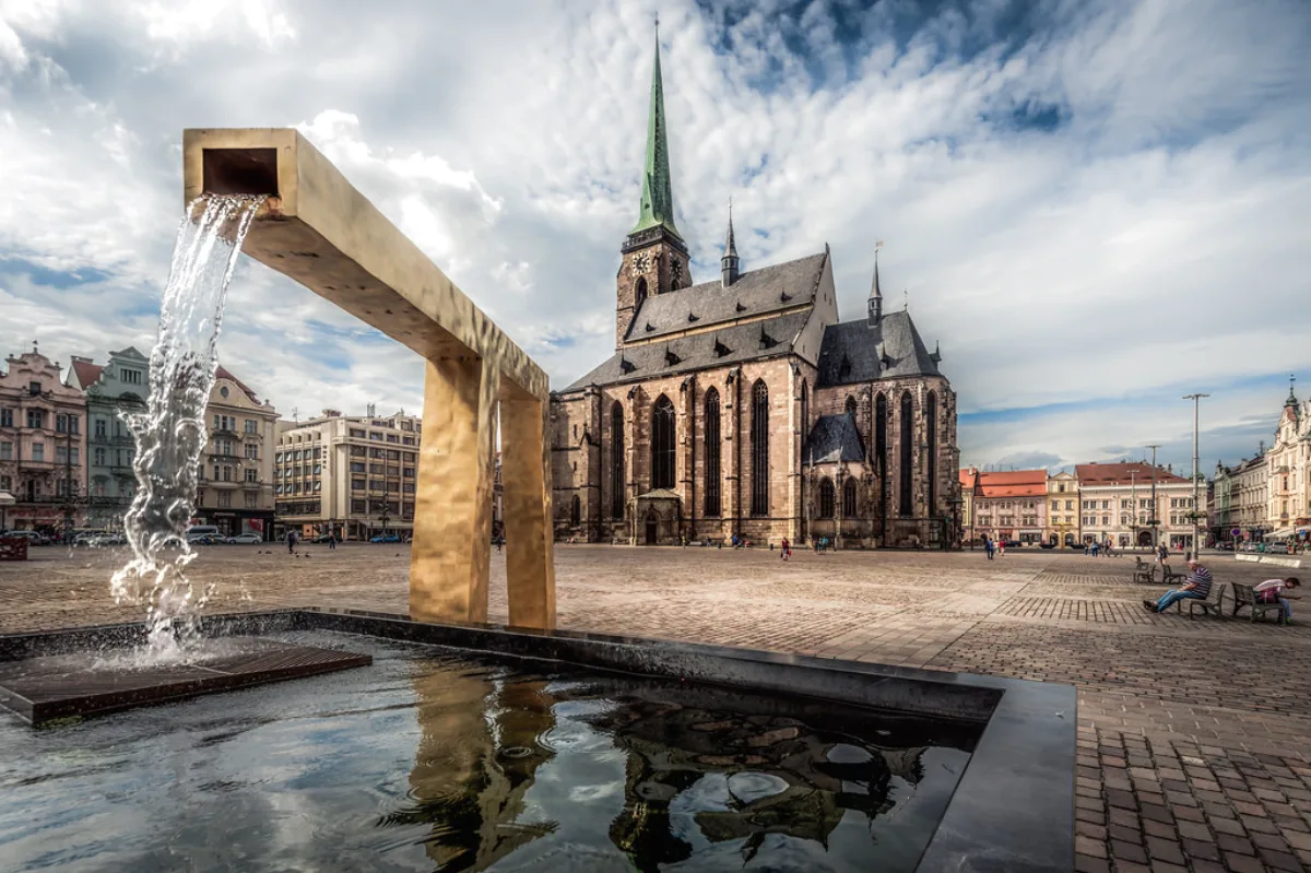 Pohled na město Plzeň, odkud zakladatelé Glamping od Amy pochází